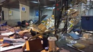VIDEO | Los graves destrozos que dejaron barristas de Colo Colo en el Estadio Bicentenario de La Florida