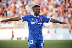 VIDEO | De resistido a héroe: Cristian Palacios le dio la primera victoria oficial a la U este 2024 con este golazo
