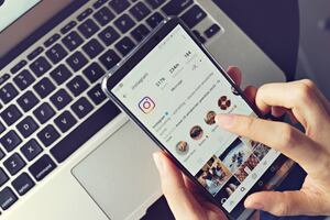 ¿Cómo puedo restringir mi perfil de Instagram?
