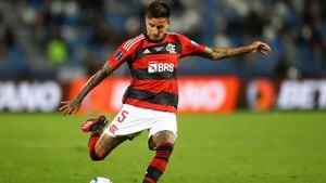 Flamengo no le responde a Erick Pulgar: el volante ya tendría propuestas para partir