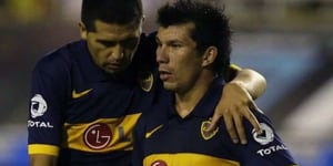 En Argentina dan la clave para que Medel juegue en Boca: “Deberían utilizarlo como a Cavani”