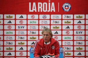 Sin Gary Medel ni Arturo Vidal: estos son los 24 nominados por Gareca en La Roja para jugar contra Paraguay