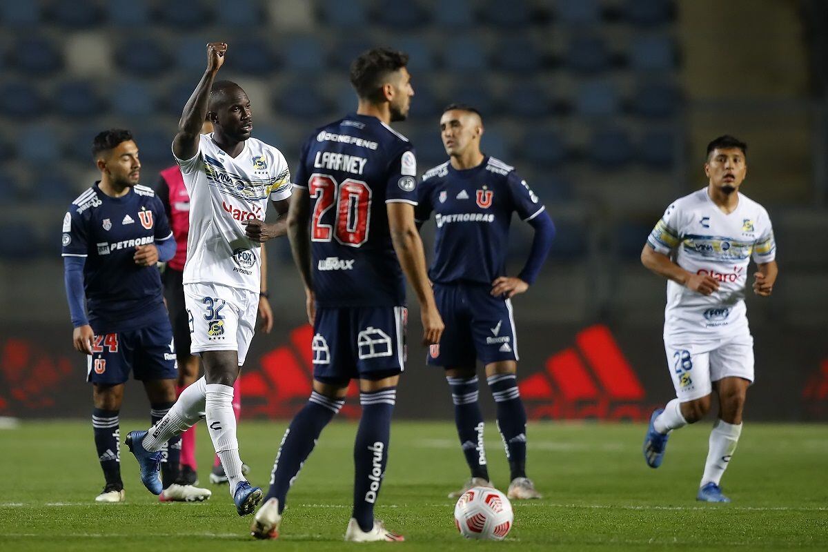 Problemas en la U? Cristopher Toselli no evade el tema y sale a aclarar  supuesto cara a cara entre Pellegrino y el plantel - Soy Azul