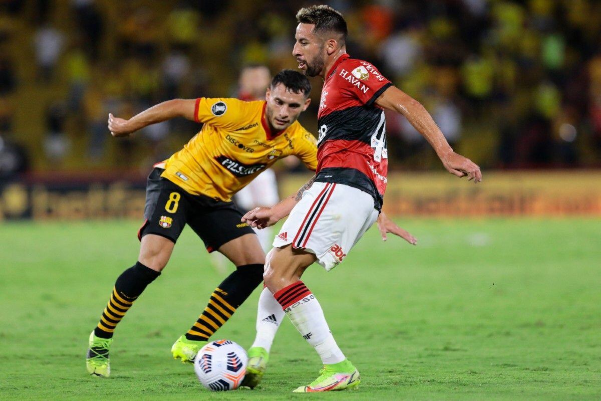 Em inscrição para Copa Libertadores, Flamengo inclui Mauricio Isla e nove  jovens da categoria de base - A Crítica de Campo Grande Mobile