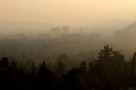 Declaran alerta ambiental en Santiago “por condiciones de ventilación adversas”: ¿Habrá restricción vehicular este 25 de mayo?