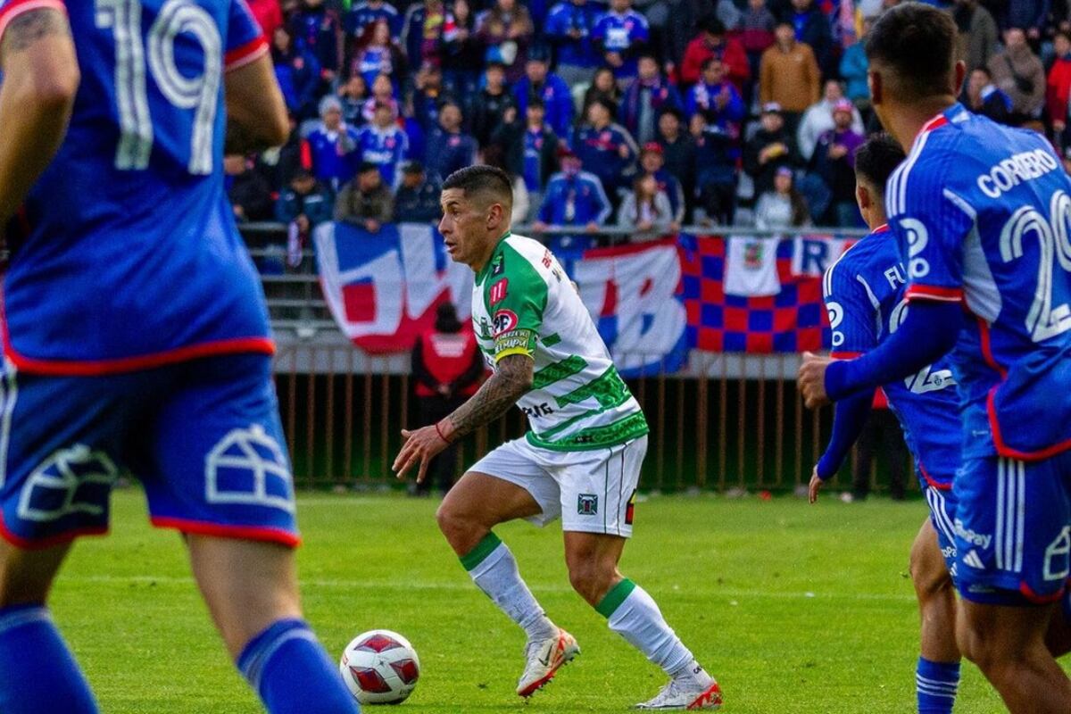 Alejandro Márquez en el amistoso entre Deportes Temuco y Universidad de Chile, temporada 2023.