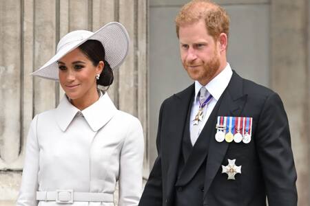 Príncipe Harry y Meghan Markle son excluidos de la boda del padrino de su hijo Archie