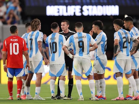 Increíble: el polémico árbitro que volverá a dirigir a Argentina en la Copa América