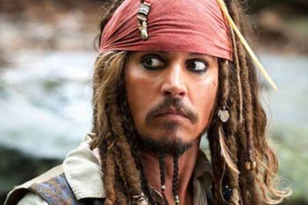 Ex trabajador de Johnny Depp revela que actúa como Jack Sparrow en la vida real