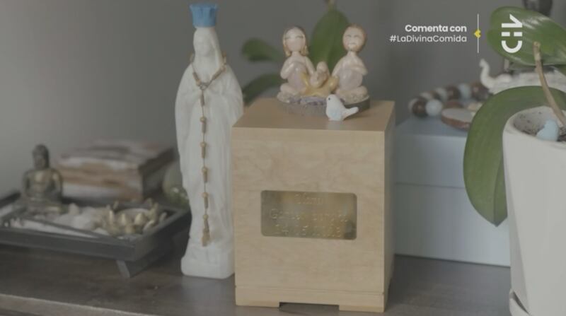 El altar de Clara en el departamento de Vanesa Borghi