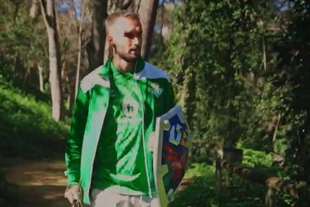 VIDEO | Real Betis anunció renovación de una de sus figuras y lo hizo emulando a mítico videojuego 