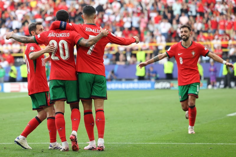 Portugal le ganó a Turquía y clasificó a octavos de la Eurocopa