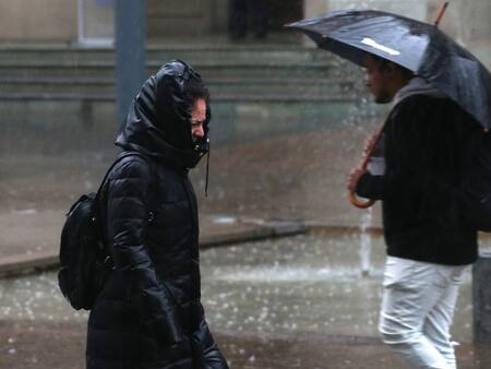 Meteorólogo Iván Torres confirma la hora en que comenzará a llover en la Región Metropolitana