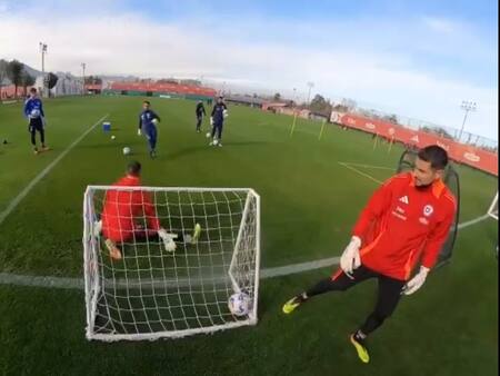 VIDEO | Intensidad pura: el exigente entrenamiento de Claudio Bravo en la Roja de cara a Copa América