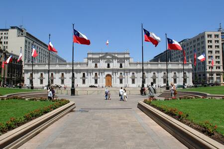 ¿Buscas empleo?: El Estado de Chile ofrece puestos de trabajo en Santiago