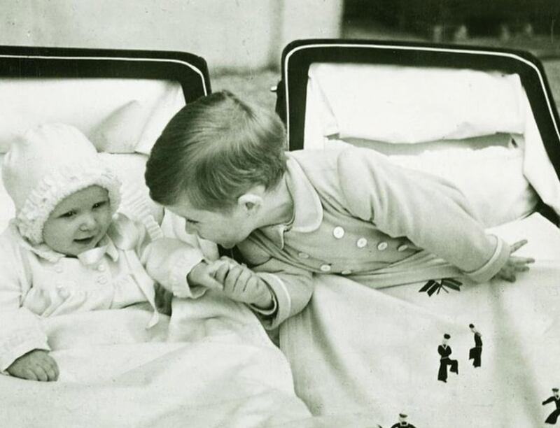 Los hijos de la reina Isabel II en 1951