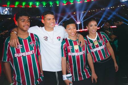 VIDEO | ¡Ante más de 55 mil hinchas! La espectacular bienvenida de Fluminense a Thiago Silva