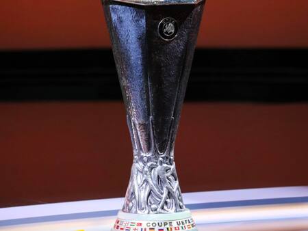 ¿Conocías alguna? Estas son las tres grandes curiosidades del histórico trofeo de la Europa League