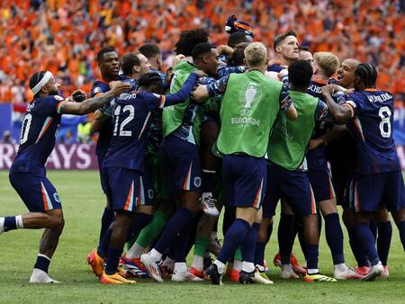 En un verdadero partidazo: Países Bajos venció en la agonía a Polonia en la Eurocopa