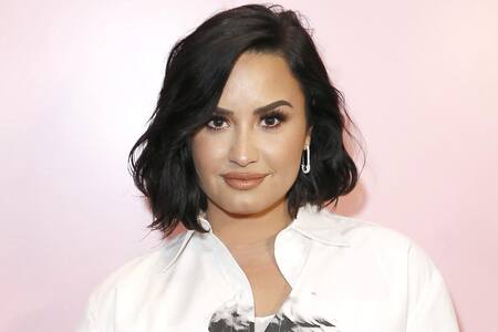 "No puedo salir de la cama": Demi Lovato preocupa a sus fanáticos a horas de su show en Chile
