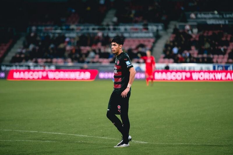Darío Osorio en partido del Midtjylland de Dinamarca.