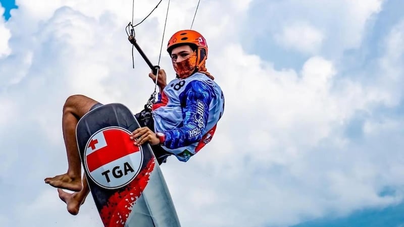 Jackson James Rice iba a competir en kitesurfing por Tonga.