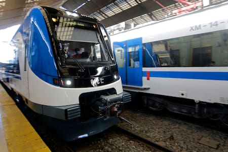 Servicio de trenes EFE detenido por paro de maquinistas: Los tramos afectados son en Valparaíso, Santiago y Concepción