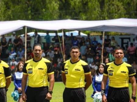 VIDEO | En México exárbitro profesional fue agredido por aficionados