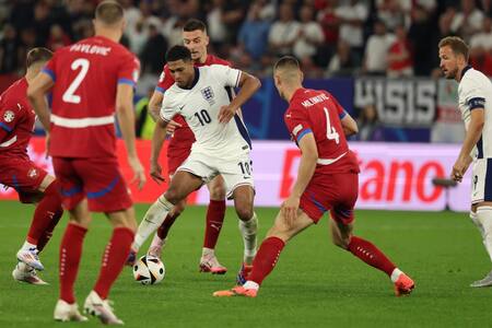 Bellingham marcó presencia en el victorioso debut de Inglaterra ante Serbia en la Eurocopa
