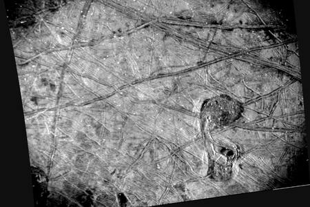 NASA detecta extraño “ornitorrinco” en luna de Júpiter