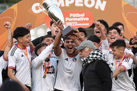 “Una sana costumbre”: El festejo doble de Colo Colo tras vencer a Universidad de Chile en las finales del fútbol joven