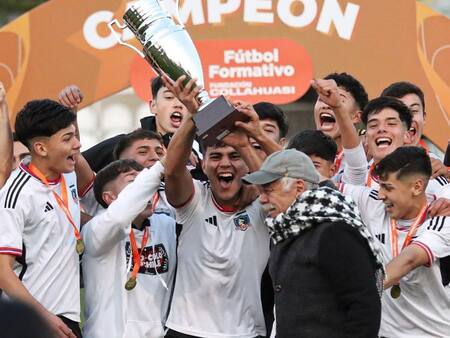 “Una sana costumbre”: El festejo doble de Colo Colo tras vencer a Universidad de Chile en las finales del fútbol joven