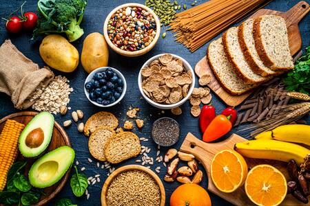 Salud mental y digestiva: Descubre por qué Harvard recomienda fibra y alimentos fermentados en tu dieta