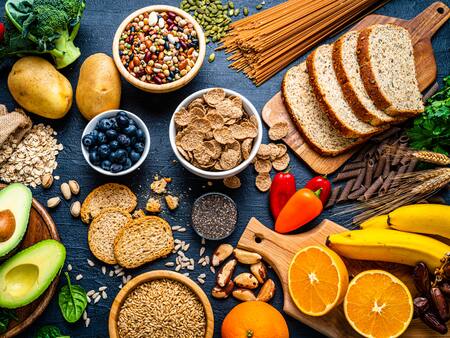 Salud mental y digestiva: Descubre por qué Harvard recomienda fibra y alimentos fermentados en tu dieta
