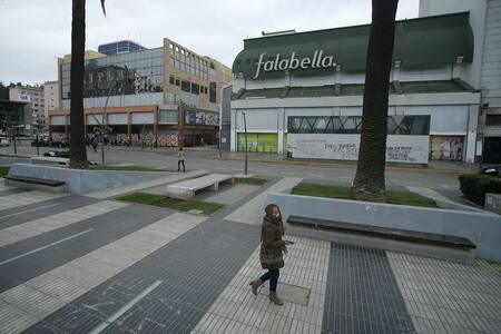 Sernac presentó demanda colectiva contra tiendas Falabella y Paris: recibieron más de 85 mil reclamos