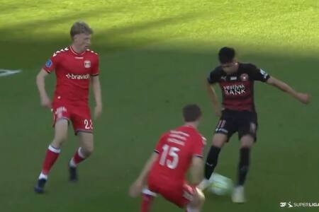 VIDEO | ¿El mejor chileno del momento? Con este lujito de Darío Osorio el Midtjylland quedó primero en Dinamarca