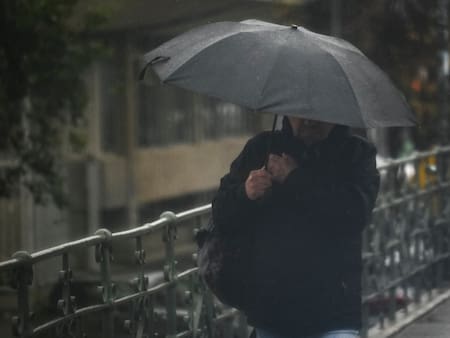 Meteorólogo Iván Torres confirma hora en que dejará de llover en la RM y el lugar del próximo sistema frontal
