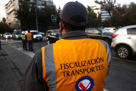 Restricción Vehicular: ¿Cuáles son las patentes que NO pueden circular este viernes en Santiago?