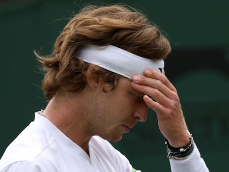 Primera gran sorpresa de Wimbledon: argentino que debutaba en Grand Slams eliminó a Rublev