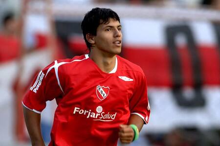 Kun Agüero confirma que está listo para volver a jugar fútbol y podría ser compañero de un chileno
