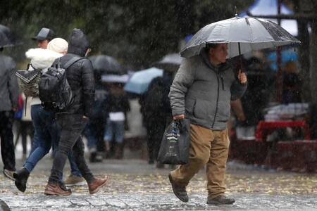 Sistema frontal en Chile: Estas regiones tendrán lluvia y nieve este viernes, sábado y domingo