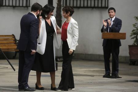 Cambio de Gabinete: Este fue el conmovedor cambio de Izkia Siches por Carolina Tohá en Interior
