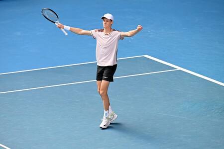 El Australian Open se queda en manos del italiano Jannik Sinner: venció en 5 sets a Daniil Medvedev