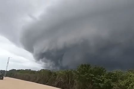 VIDEO | Estas son las impresionantes imágenes de la llegada del huracán Beryl a México