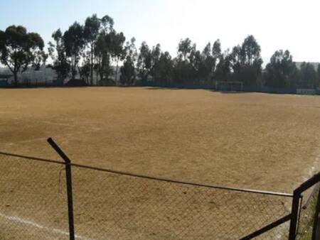 Anuncian millonaria inversión para renovar 3 estadios del fútbol chileno