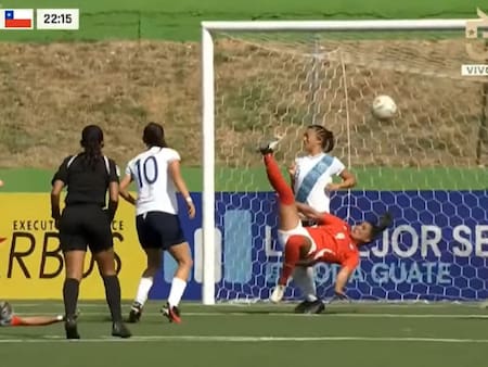 VIDEO | ¡Se pasó! El golazo de Cote Urrutia en el amistoso de La Roja Femenina con Guatemala