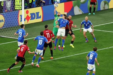 El campeón vigente comenzó con el píe derecho: Italia venció con lo justo a Albania en la Eurocopa