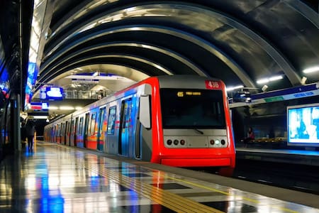Ante intensas lluvias: ¿Cómo funcionará el Metro de Santiago este jueves 13 de junio?