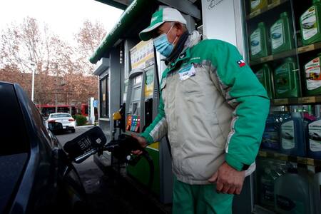 Conocida entidad te devuelve $200 por litro de bencina que cargues en Petrobras: ¿Qué días rige la promoción?